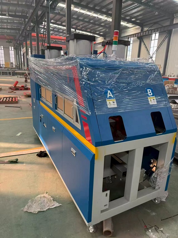 Dual-Output Track-Type Pultrusion Machine